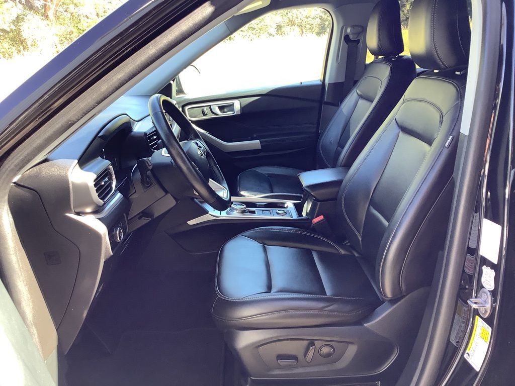 2024 Ford Explorer XLT photo 24
