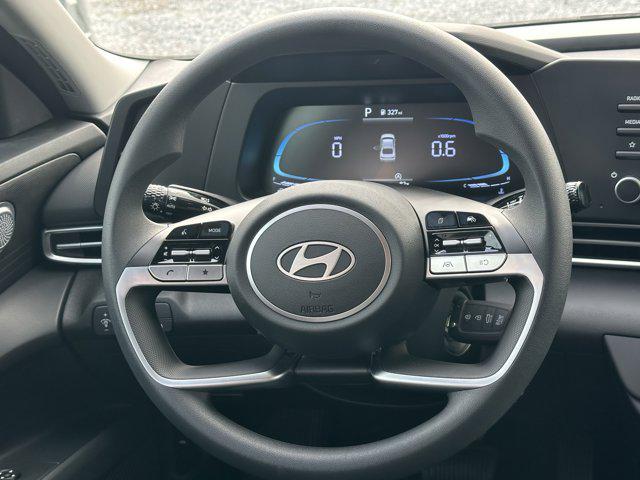 2025 Hyundai Elantra SE photo 20