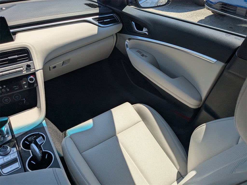 2025 Genesis G70 2.5T Sport Prestige photo 15