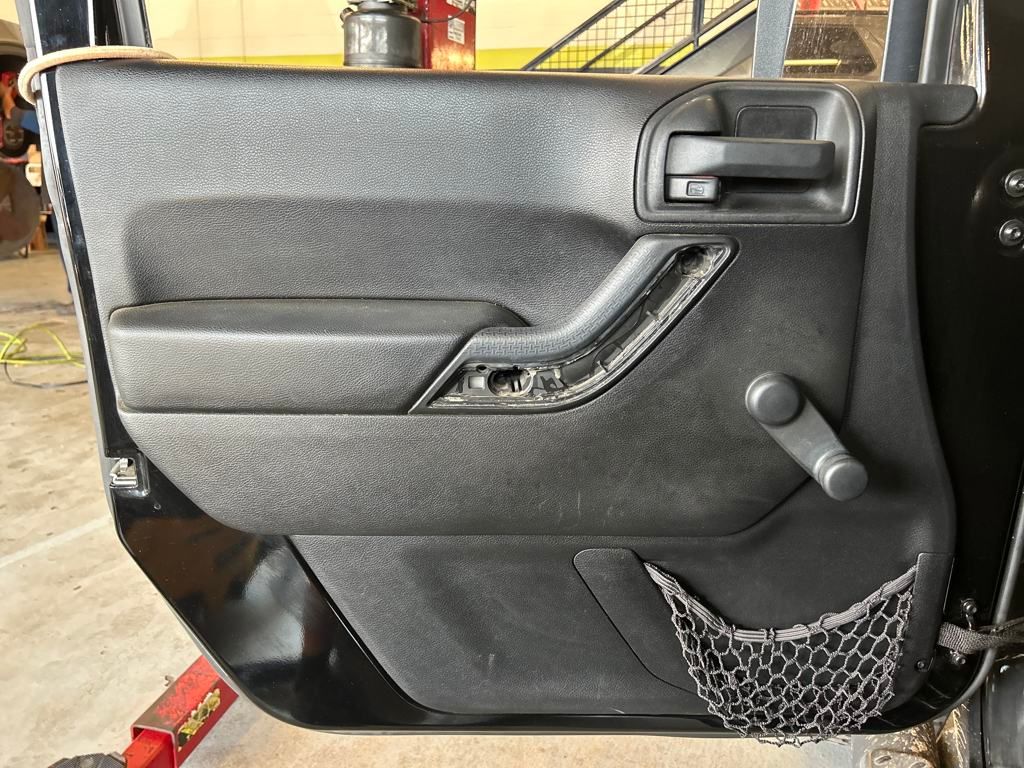 2016 Jeep Wrangler Willys Wheeler photo 6