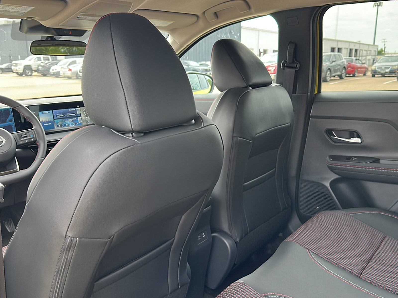 2025 Nissan Kicks SR photo 4