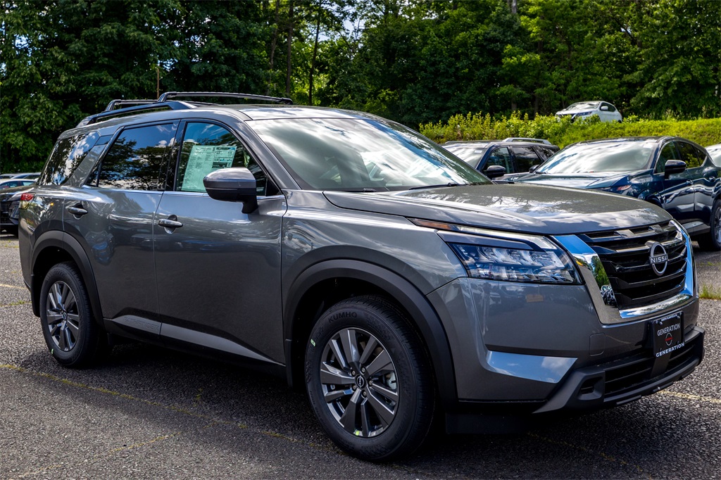 2025 Nissan Pathfinder SV photo 3
