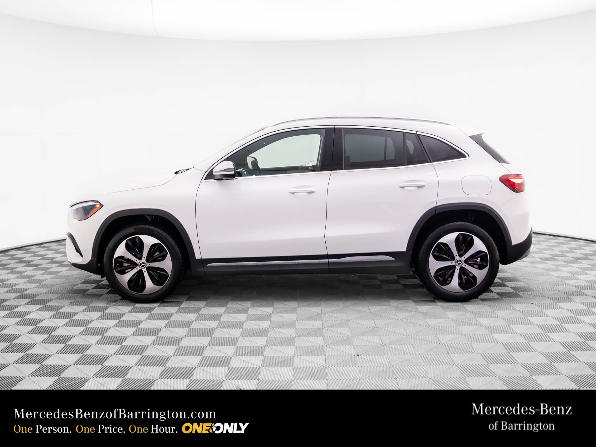 2026 Mercedes Benz GLA 250 4MATIC photo 2