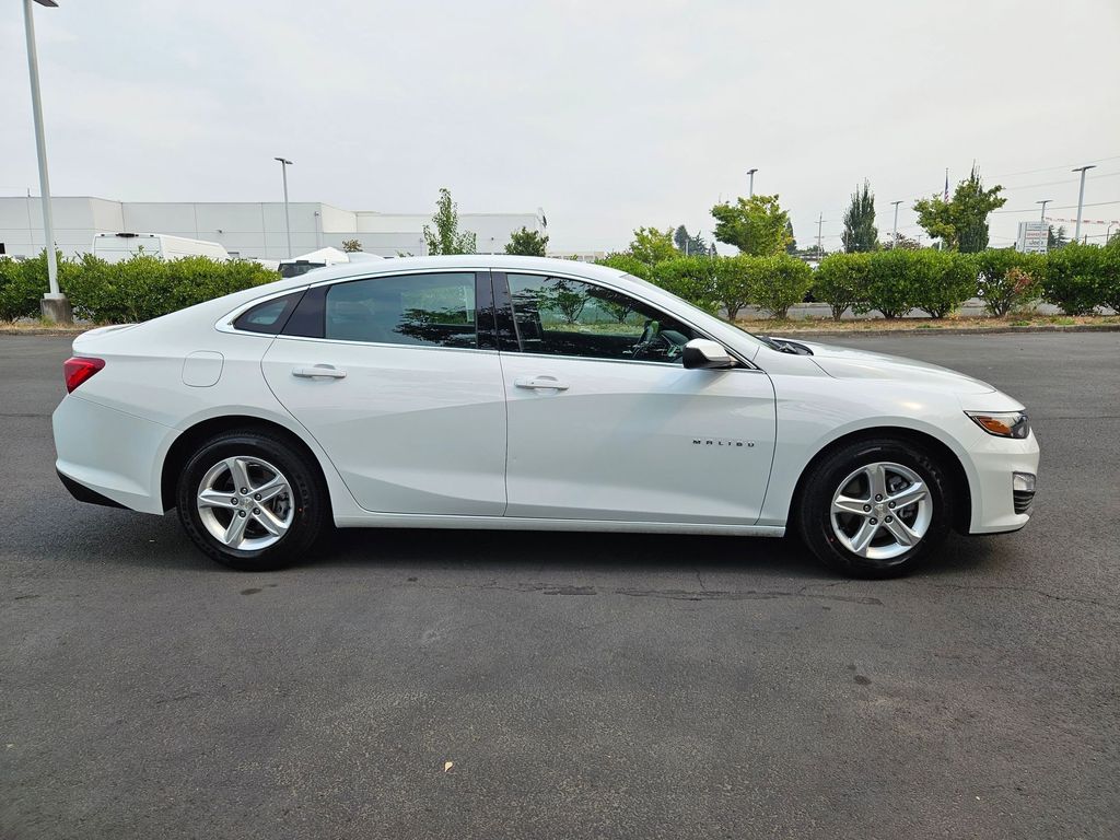 2023 Chevrolet Malibu 1LT photo 6