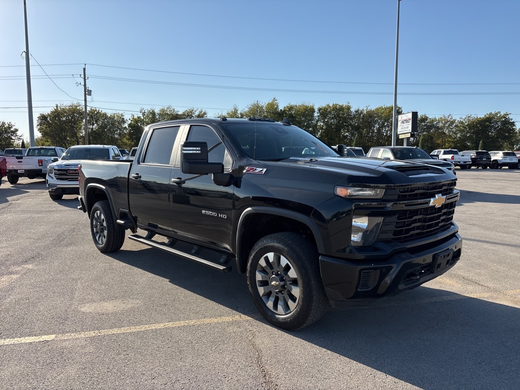 2025 Chevrolet Silverado 2500HD Custom's photo