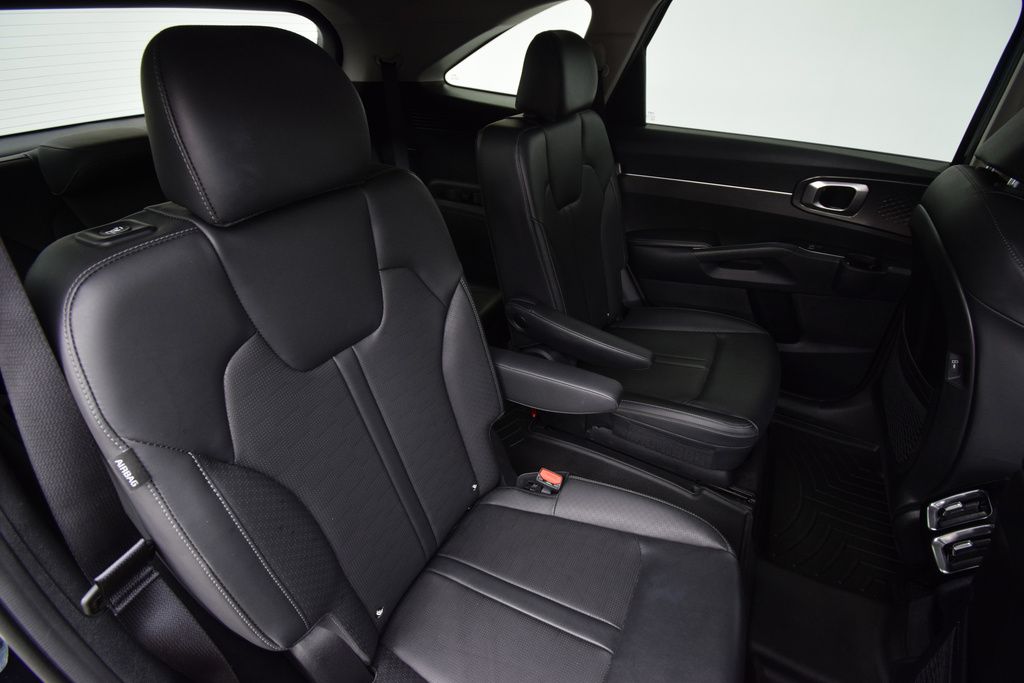 2025 Kia Sorento EX photo 18