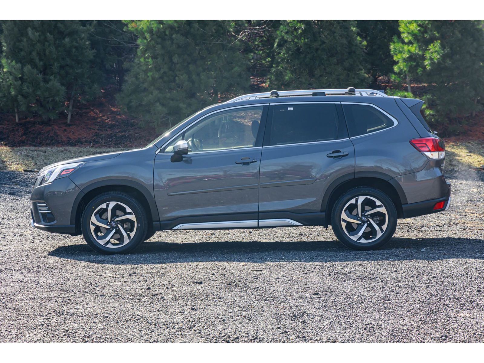 2022 Subaru Forester Touring photo 4