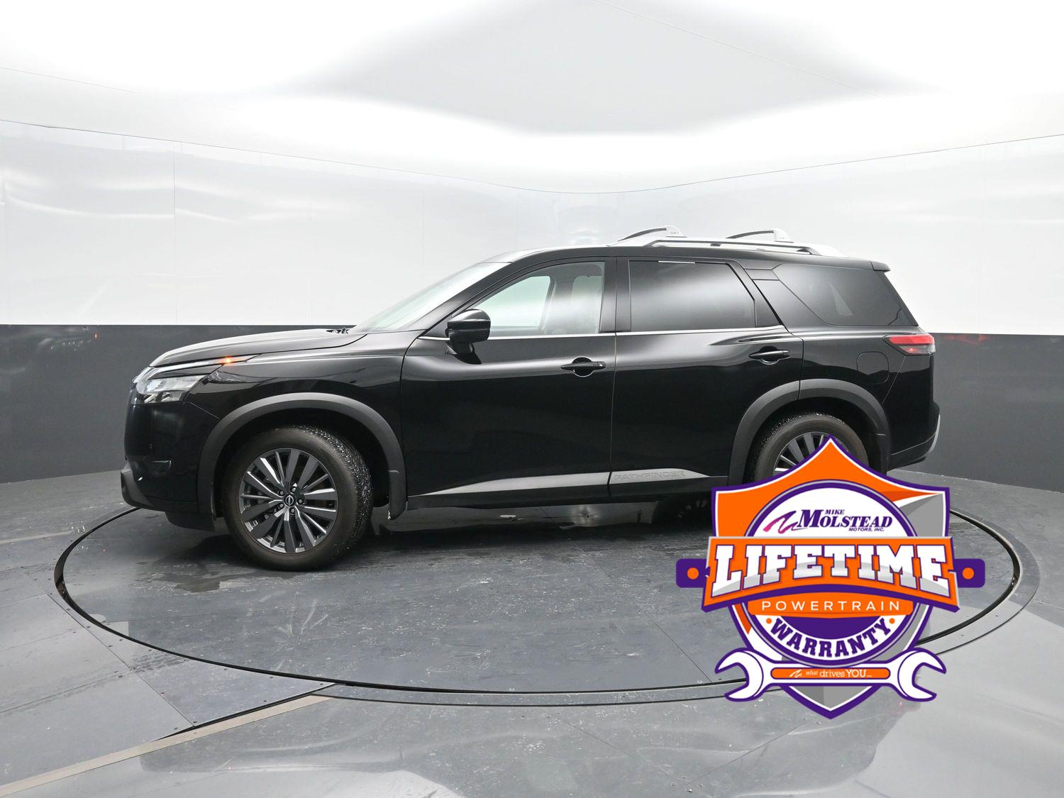 2025 Nissan Pathfinder SL's photo