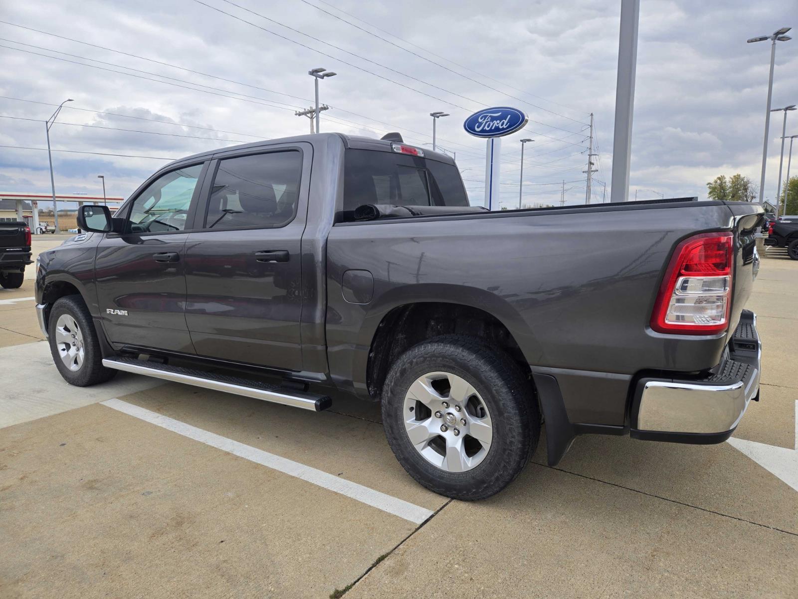 2021 Ram 1500 Tradesman photo 3