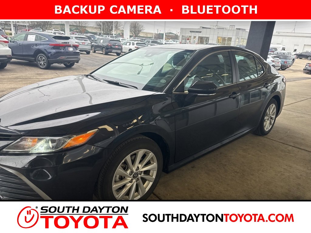 2024 Toyota Camry LE's photo