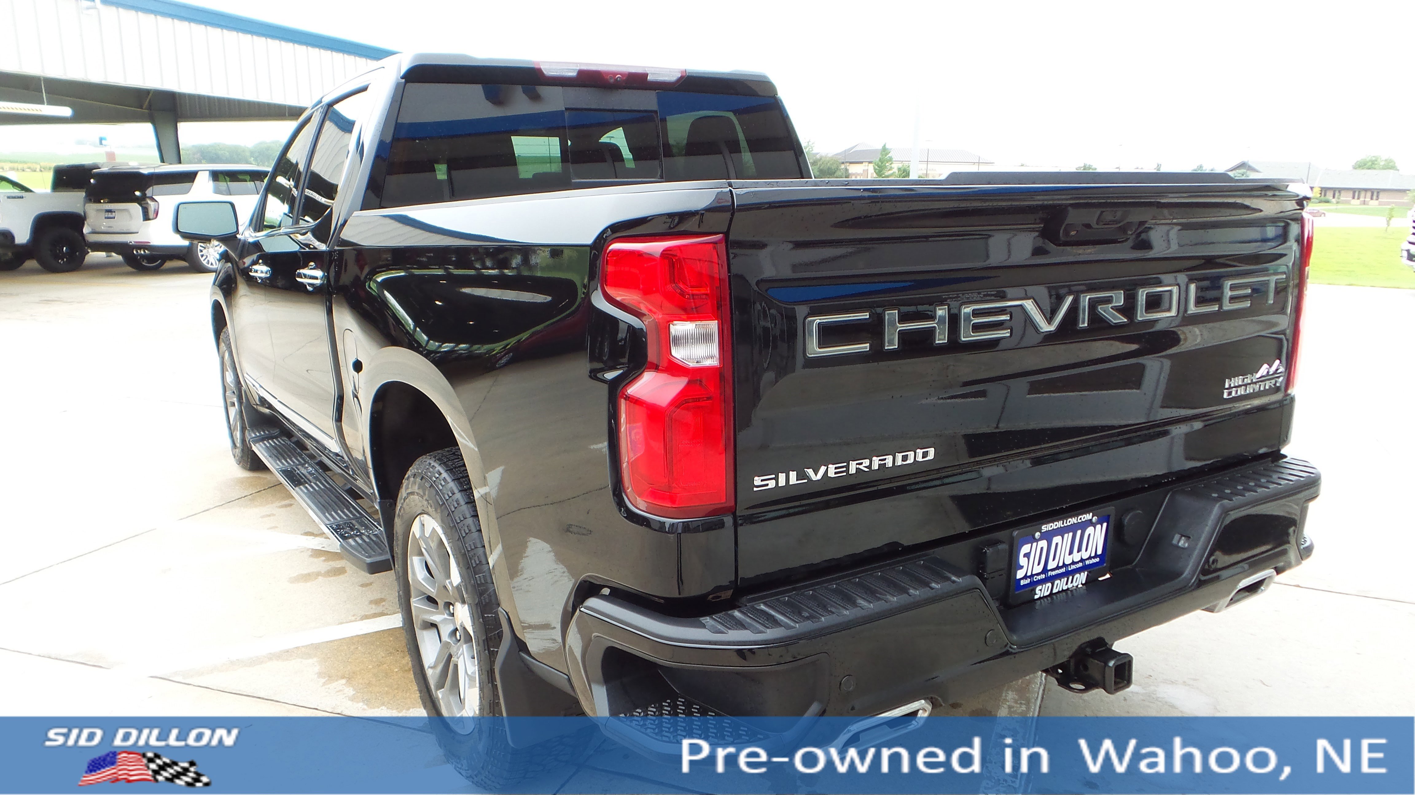 2023 Chevrolet Silverado 1500 High Country Sport photo 3