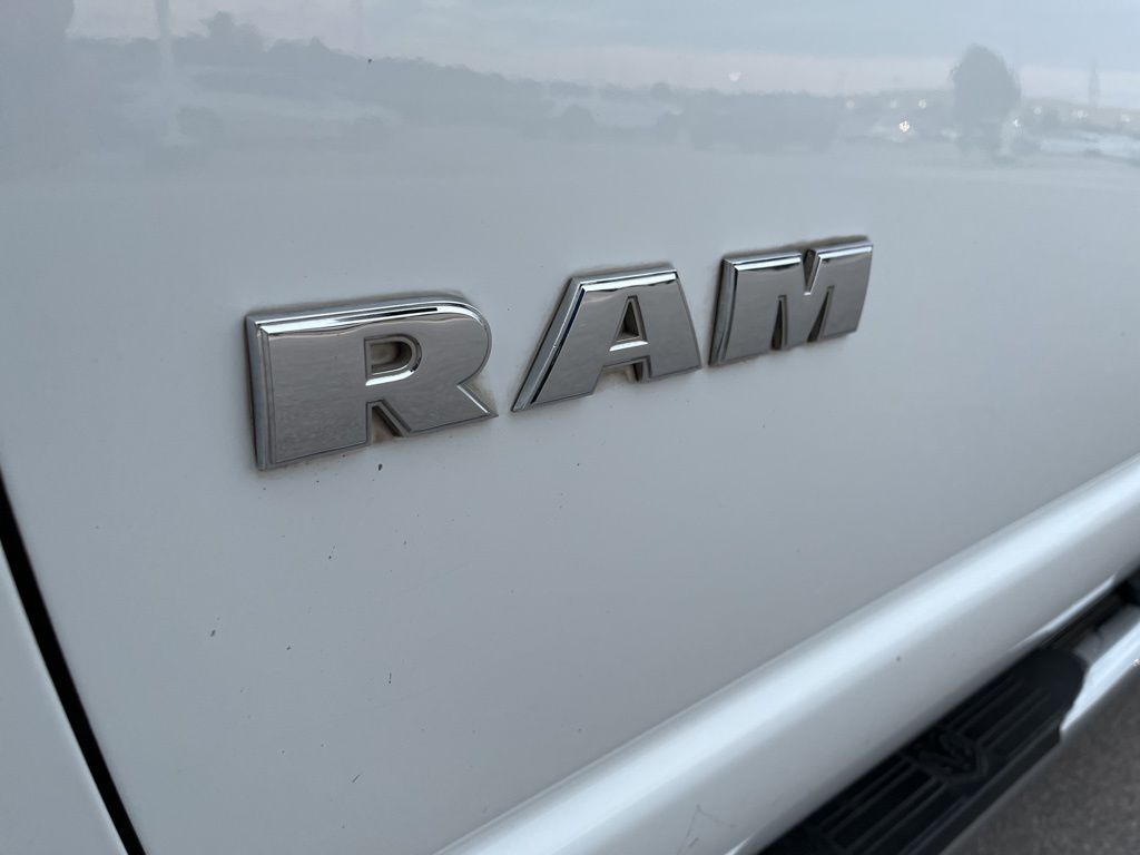 2008 Dodge Ram SLT photo 9
