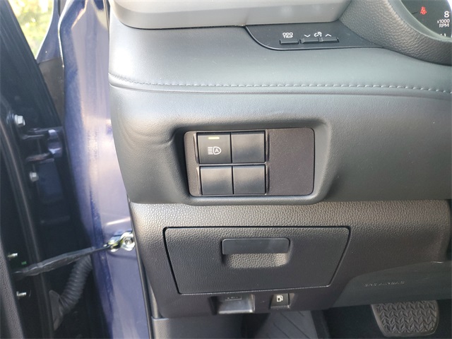 2022 Toyota Highlander L photo 12