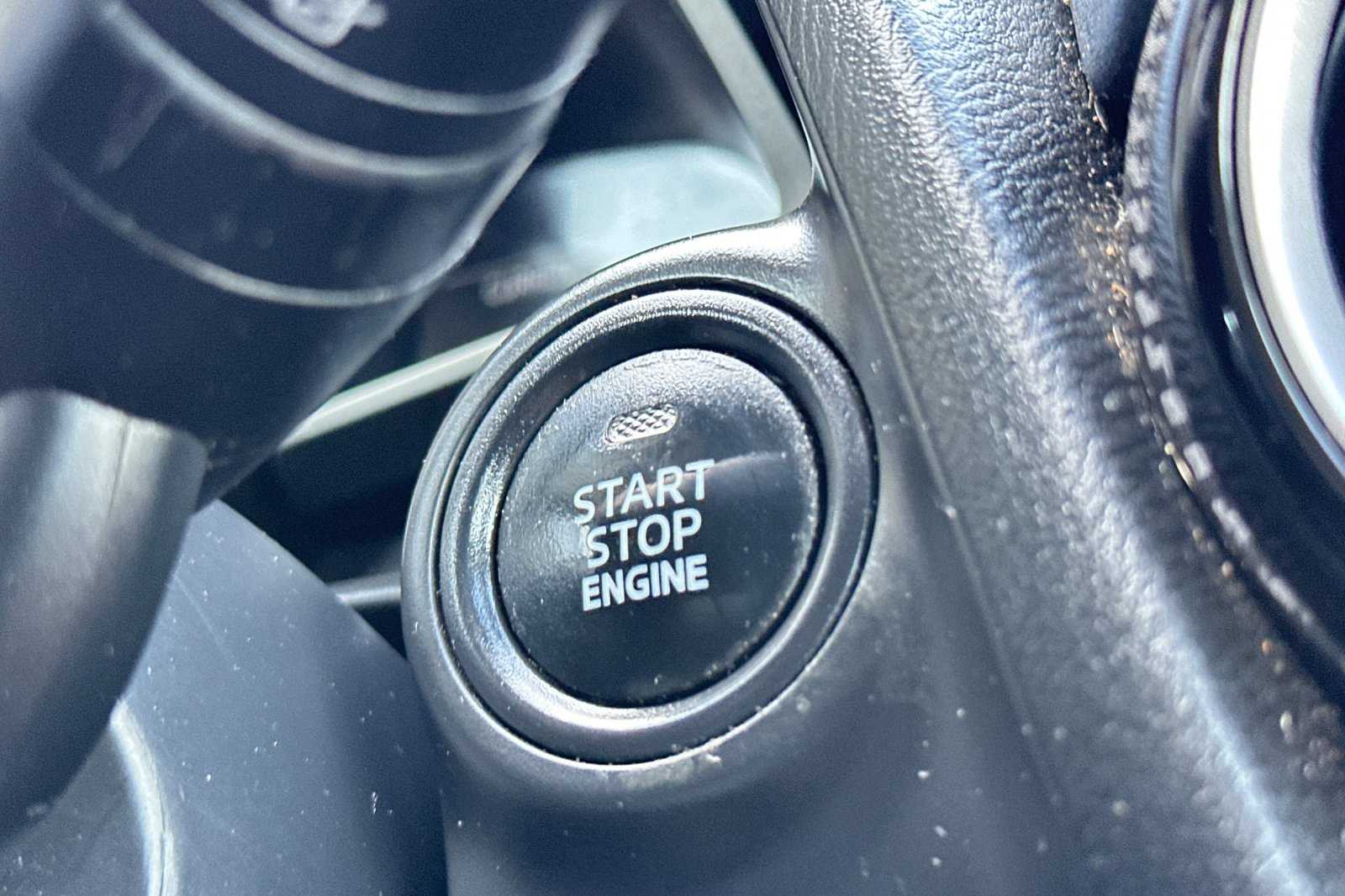 2020 Toyota Yaris LE photo 22
