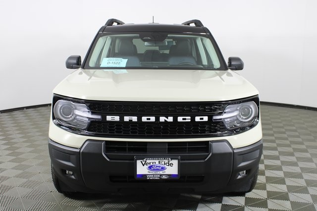 2025 Ford Bronco Sport Outer Banks photo 2