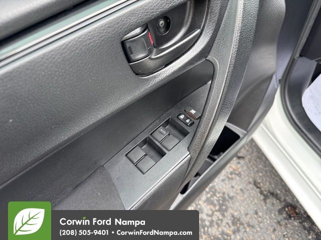 2018 Toyota Corolla L photo 14