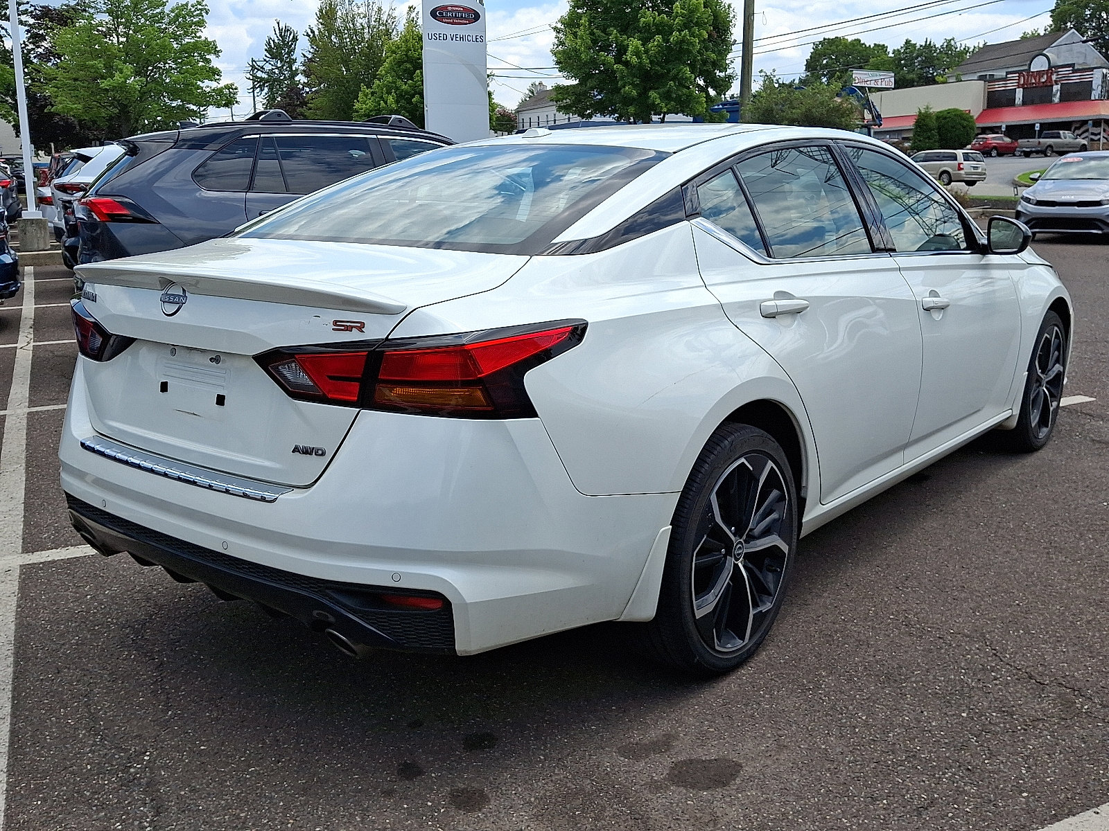 2023 Nissan Altima 2.5 SR photo 3