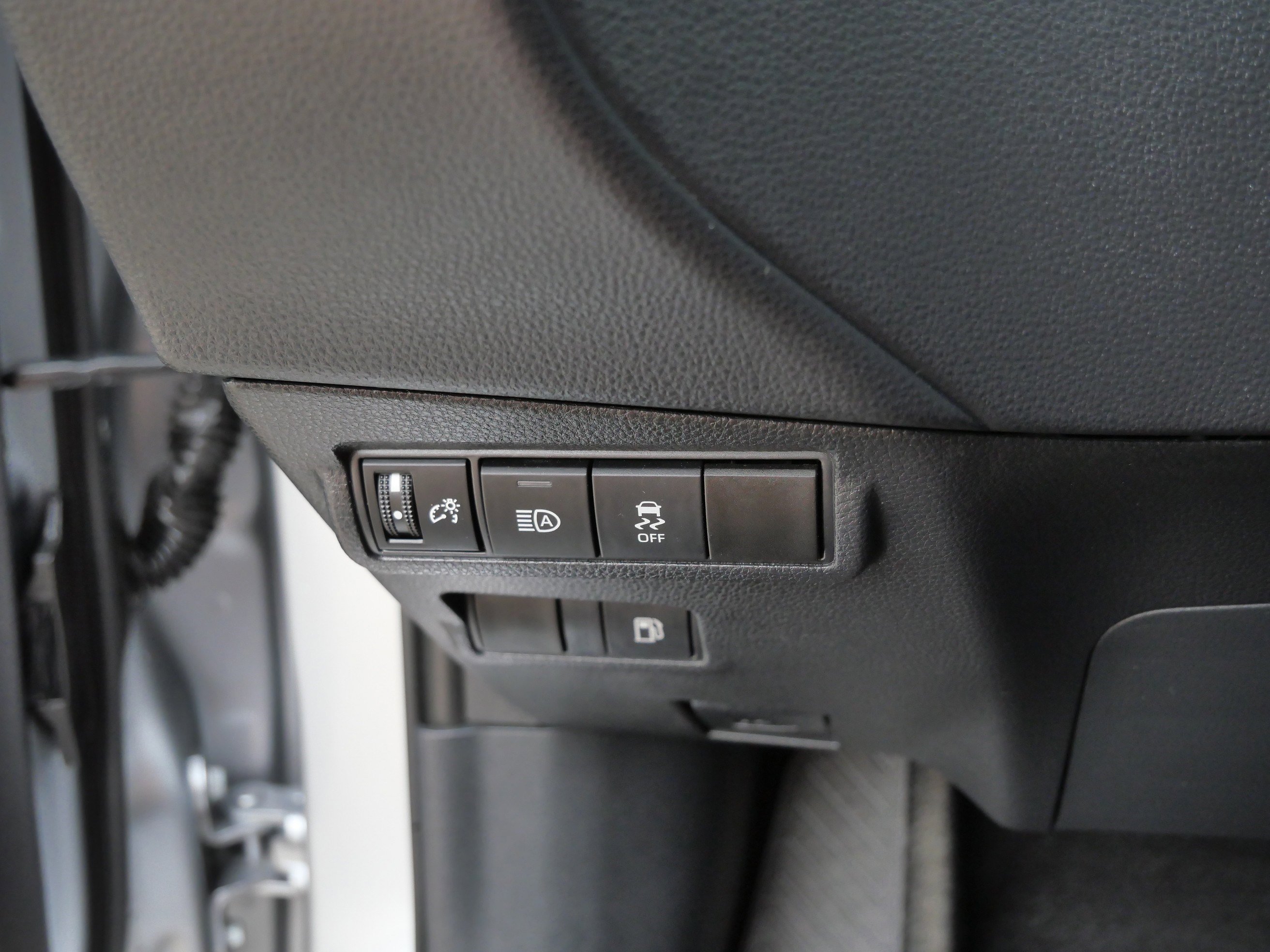 2024 Toyota Corolla Cross Hybrid S photo 24