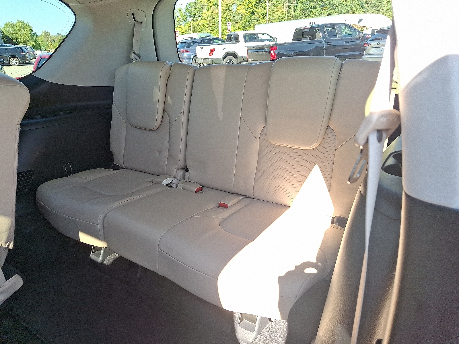 2017 Nissan Armada Platinum photo 11