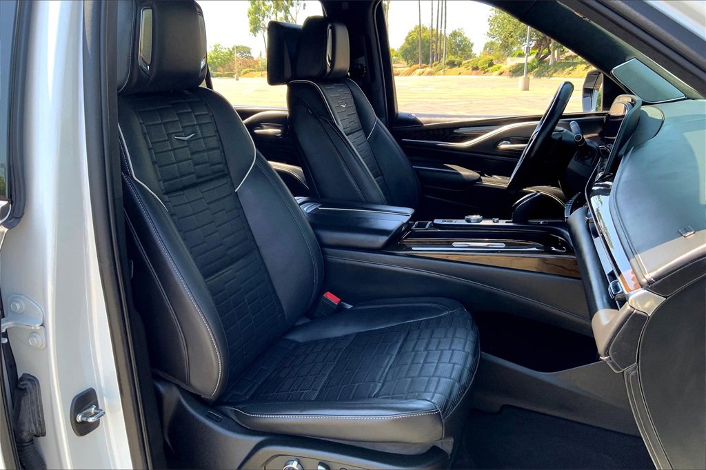 2022 Cadillac Escalade Premium Luxury Platinum photo 9