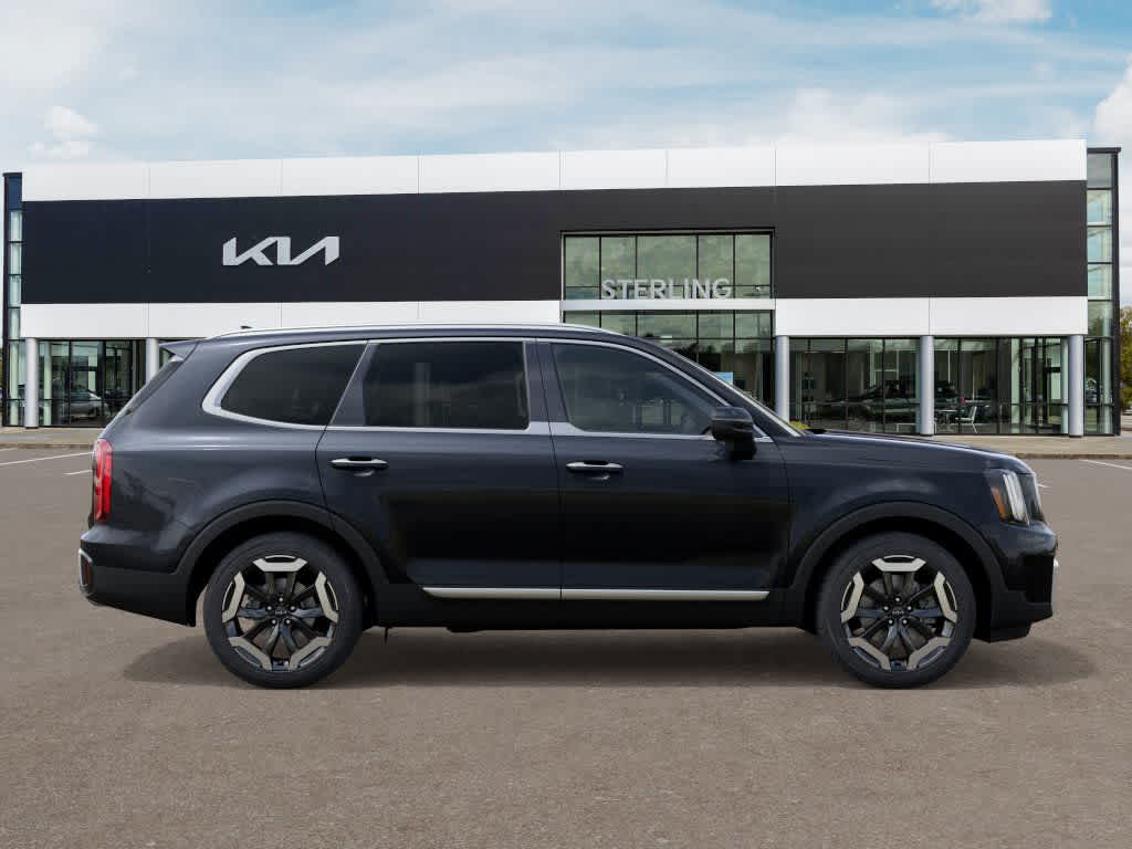 2025 Kia Telluride S photo 3