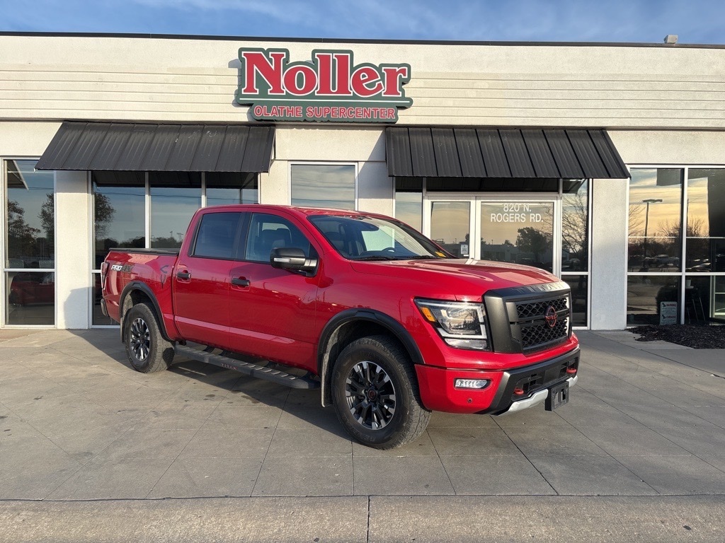 2024 Nissan Titan PRO-4X's photo