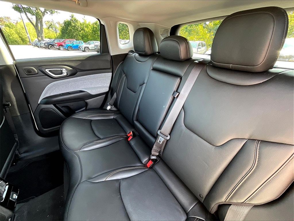 2022 Jeep Compass Latitude Lux photo 14