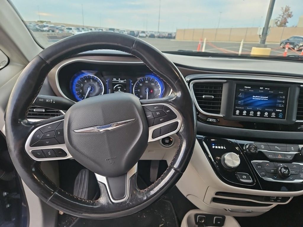2019 Chrysler Pacifica Touring L photo 4