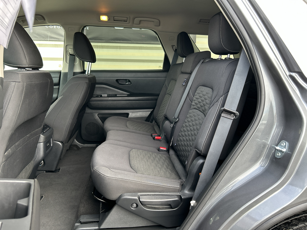 2024 Nissan Pathfinder SV photo 10