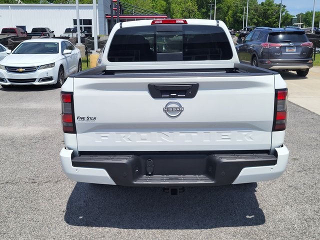 2025 Nissan Frontier Crew Cab SV photo 3