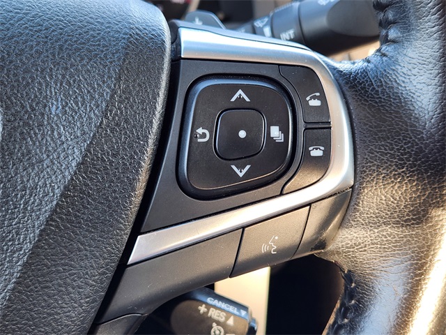 2015 Toyota Camry SE photo 27