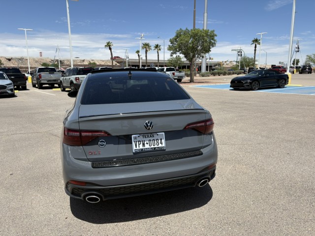 Used 2024 Pure Gray w/Deep Black Roof Volkswagen Autobahn image 17