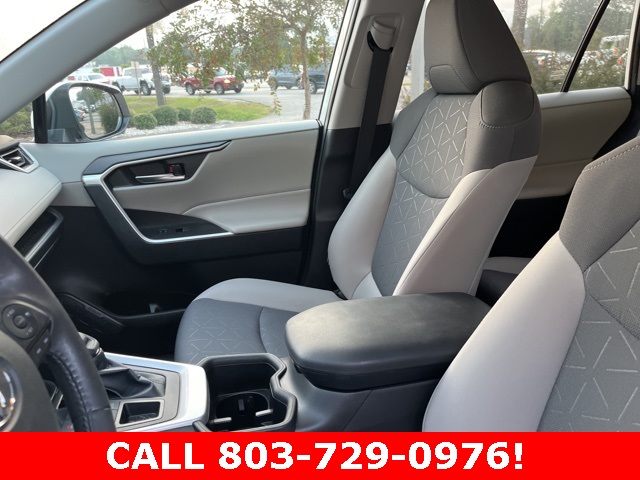 2023 Toyota RAV4 XLE photo 10