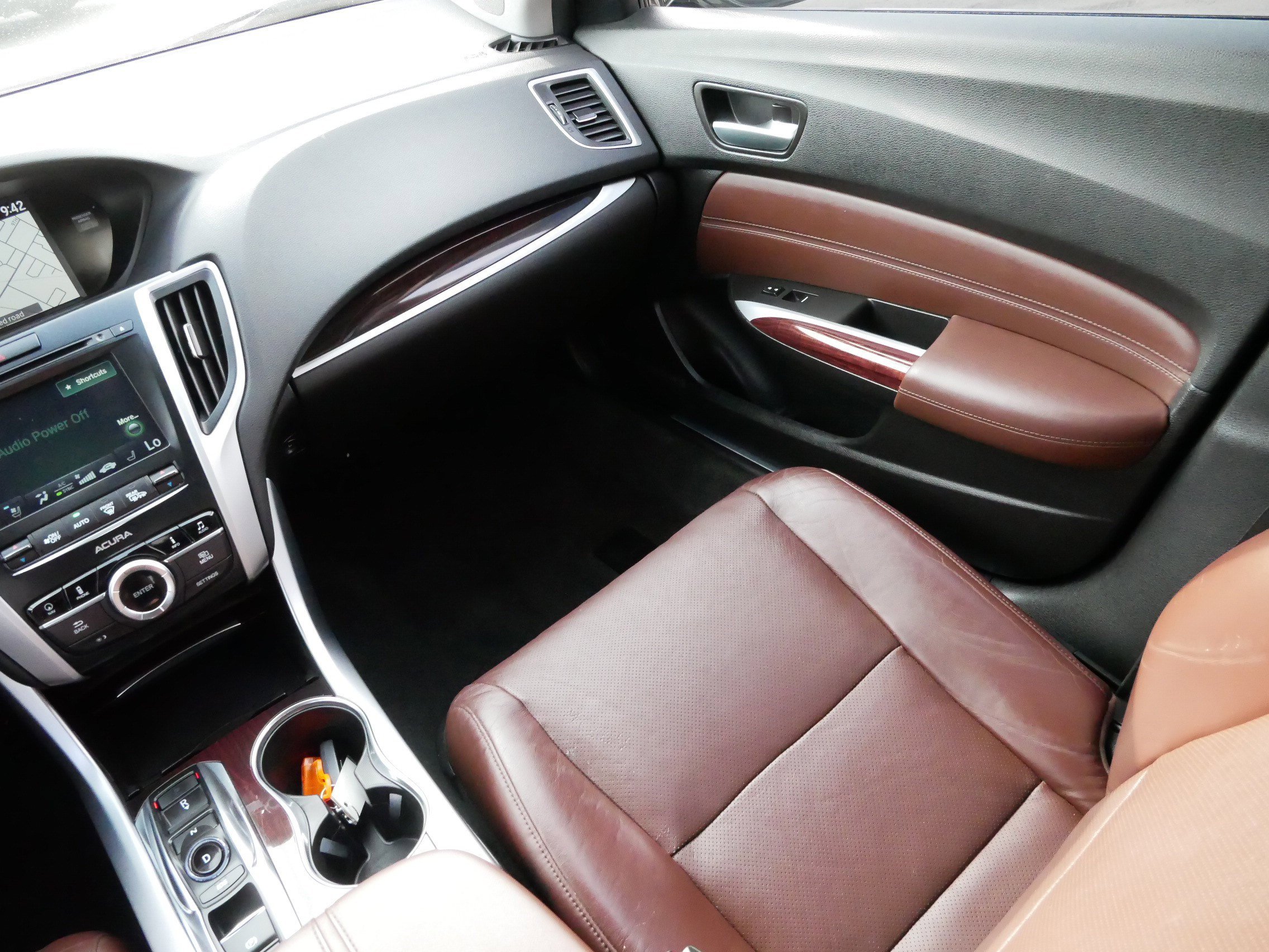 2015 Acura TLX SH-AWD Advance photo 11