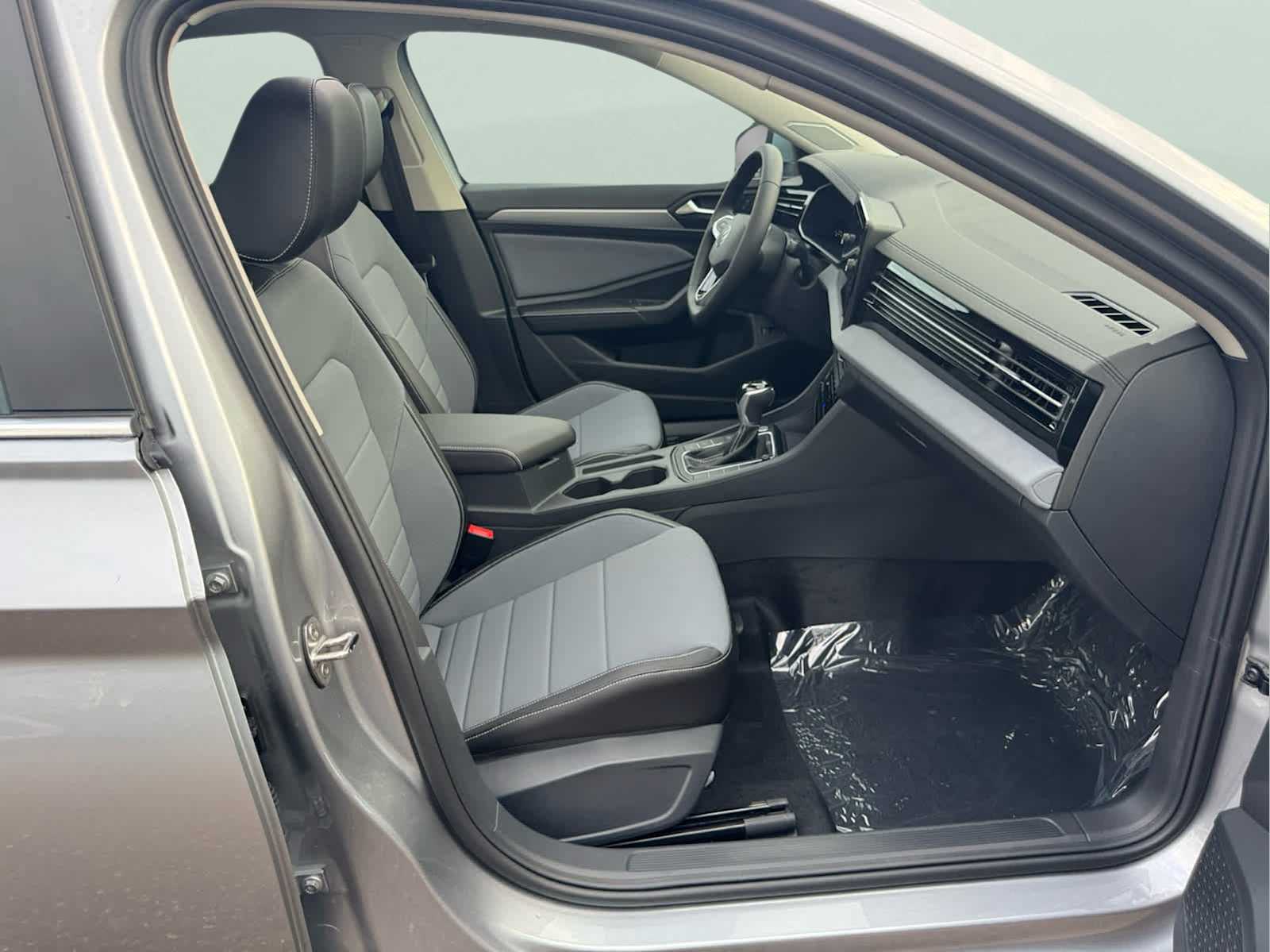 2025 Volkswagen Jetta SE photo 43