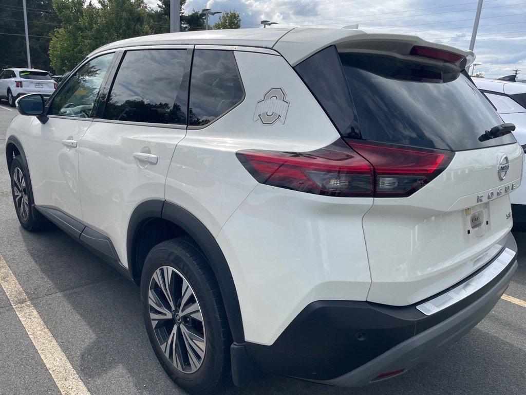 2021 Nissan Rogue SV photo 4