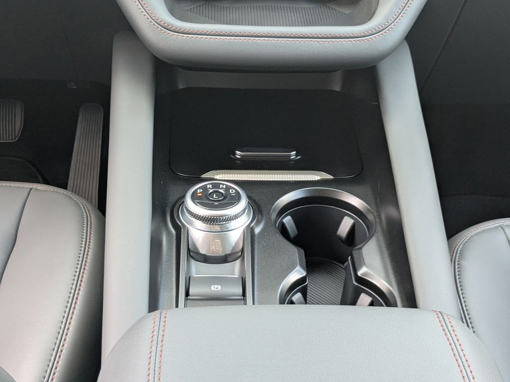 2025 Ford Explorer photo 21