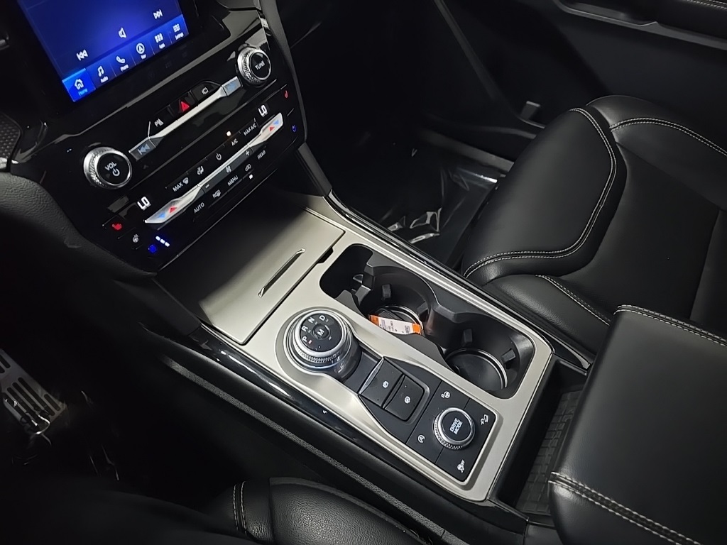 2021 Ford Explorer ST photo 28