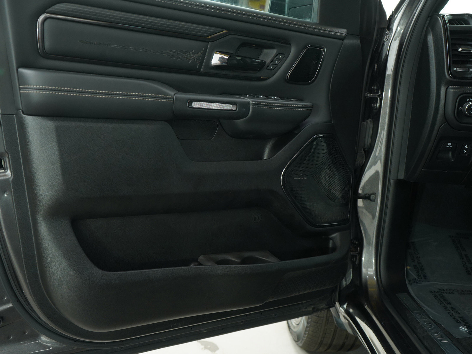 2023 Ram 1500 Limited photo 15