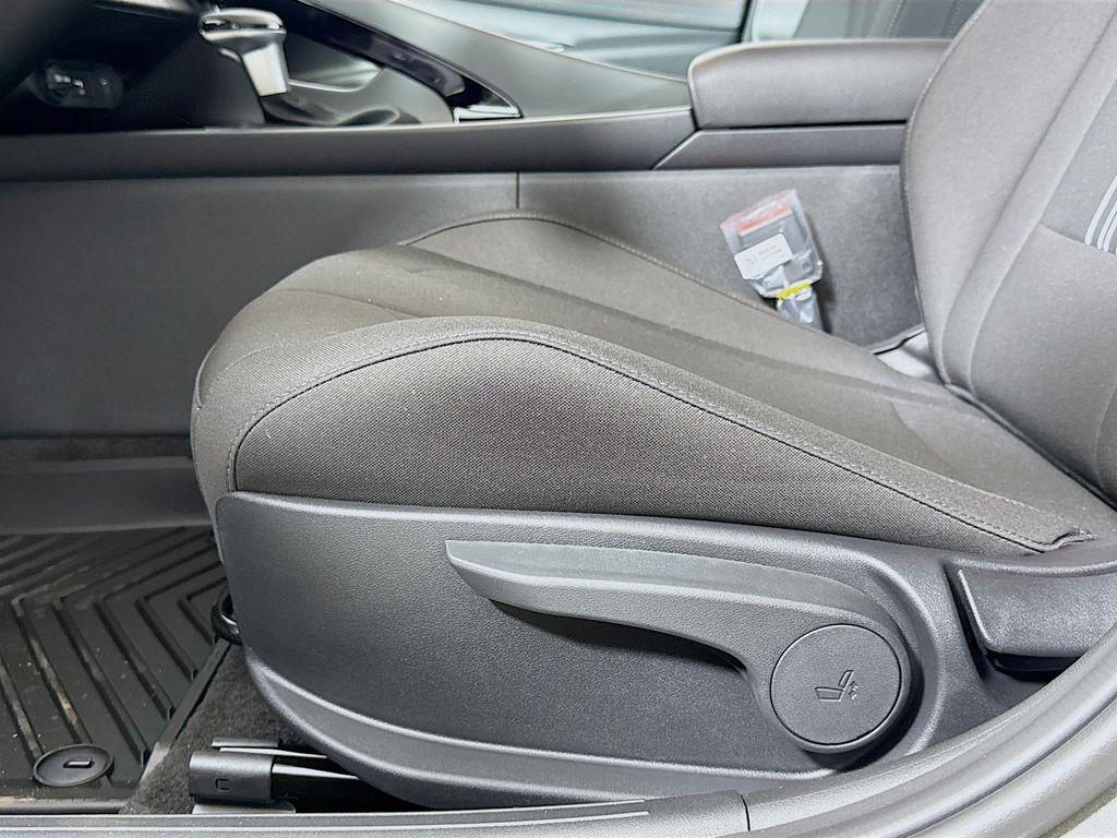 2025 Hyundai Elantra Hybrid SEL Sport photo 19