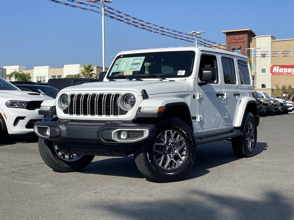 2025 Jeep Wrangler 4-Door Sahara's photo