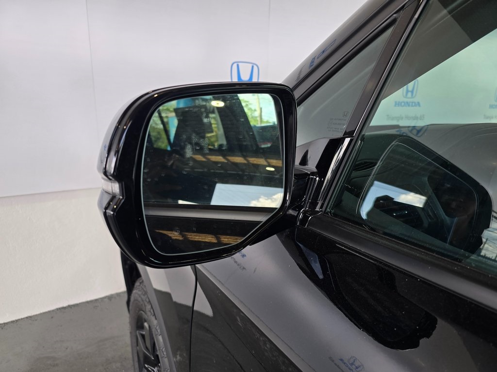 2025 Honda Ridgeline Black Edition photo 39
