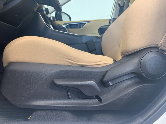 2022 Toyota RAV4 LE photo 20