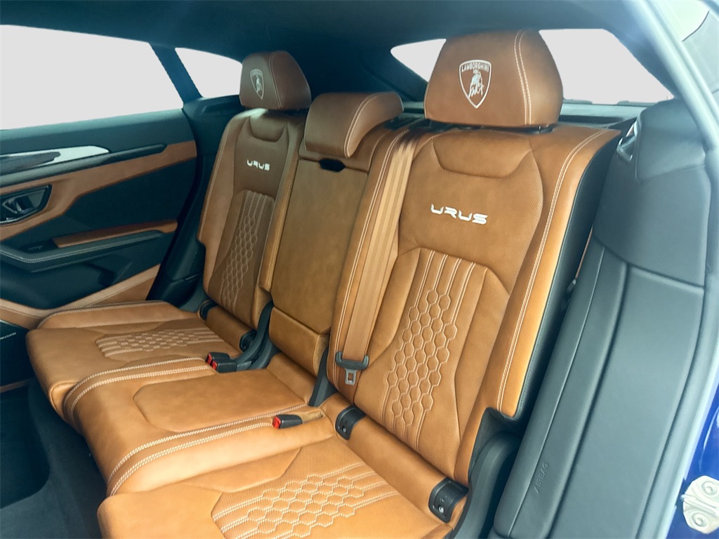 2023 Lamborghini Urus S photo 25