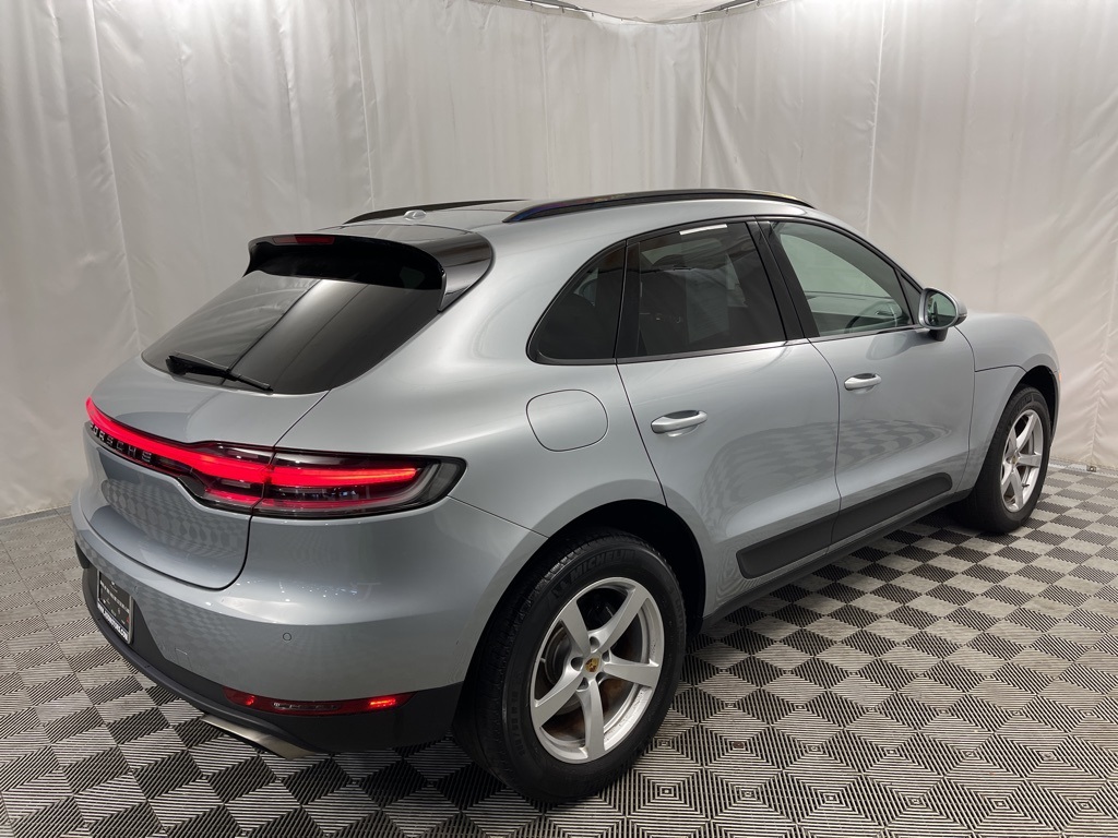2021 Porsche Macan Base photo 3