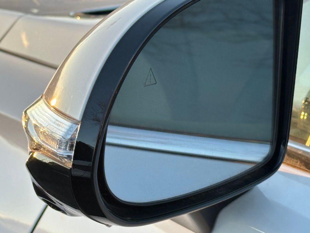 2023 Hyundai Santa Fe Limited photo 3