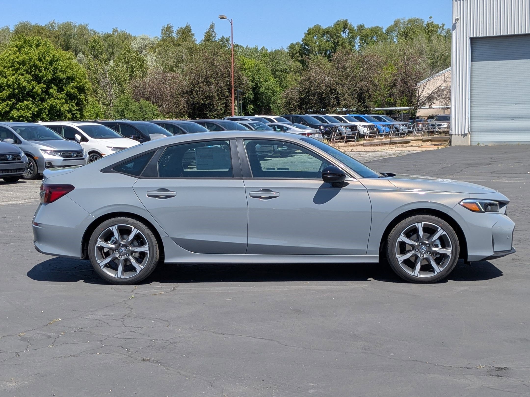 2025 Honda Civic Hybrid Sport Touring photo 2