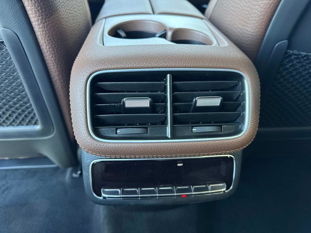 2026 Mercedes Benz GLS 450 4MATIC photo 14