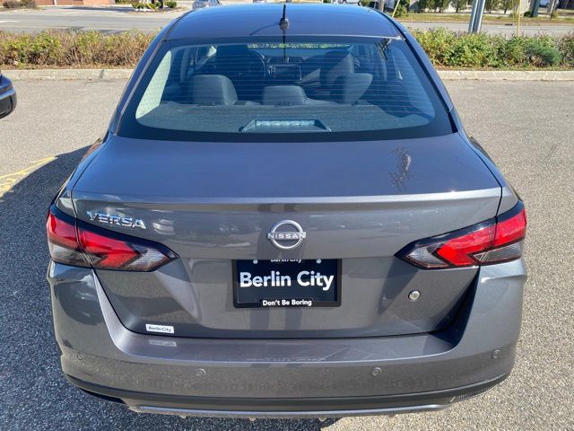2024 Nissan Versa 1.6 S photo 3