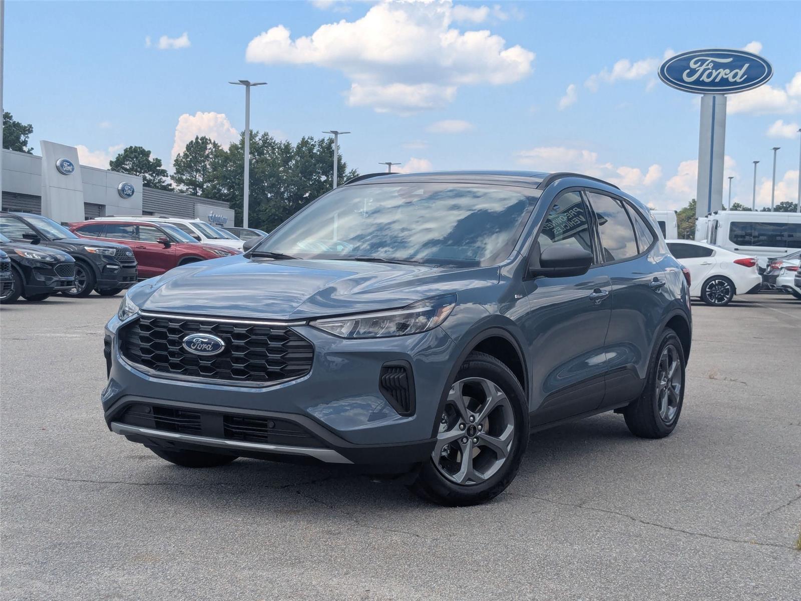 2025 Ford Escape ST-Line's photo